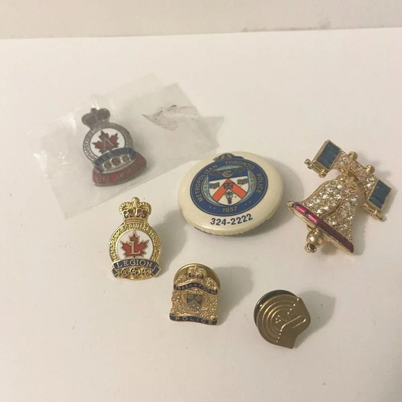 Vintage Lot of 10 Assorted Pins Canada Saskatoon Toronto Police Handcuffs Legion - Picture 2 of 16